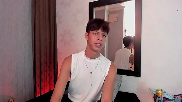 Chatroom XXX en direct de Ethan_qop