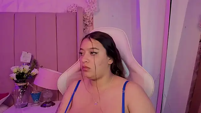 MollyBigBoobs12's Live XXX Chat
