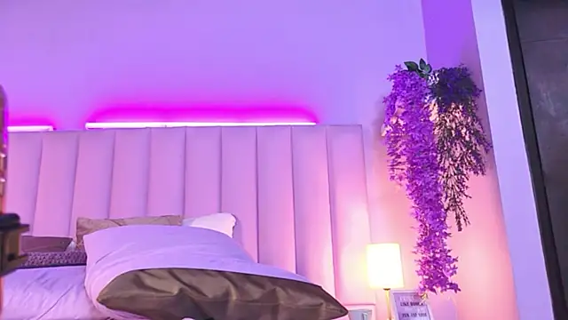 LunaBaxter_ Adlı Modelin Canlı XXX Sohbeti
