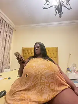 הופעת וובקאם של xXXSexyamazon