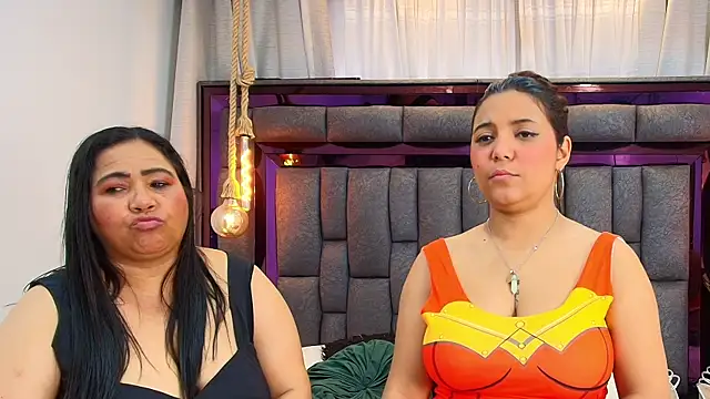 Karina_Mendozan Webbikameraesitys