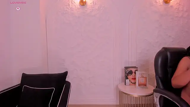 NatalieLewis Chat XXX in diretta