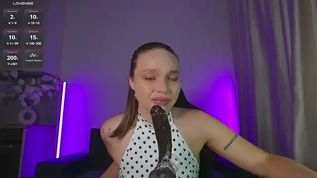 Chat +18 de violla_sinzz ao vivo