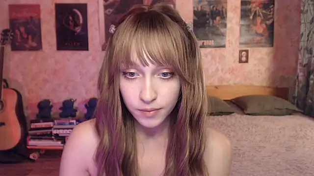 Friendly_Ellie Adlı Modelin Canlı XXX Sohbeti