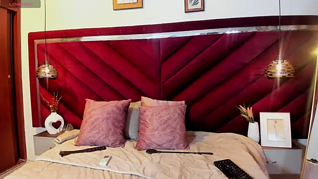 XXX chat uživo modela Zara-Roux