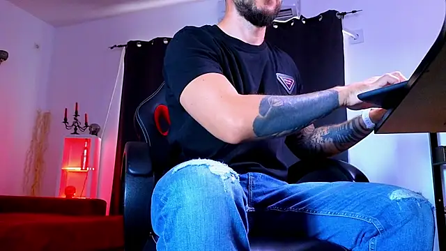 MightyAaron66 Chat XXX live