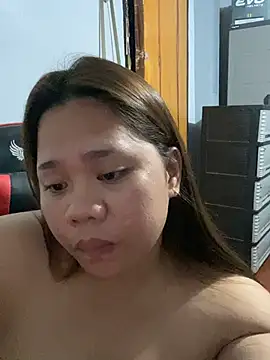 Chat XXX en directo de -CLARAMommy-