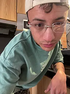 SirDamian Live XXX-chat