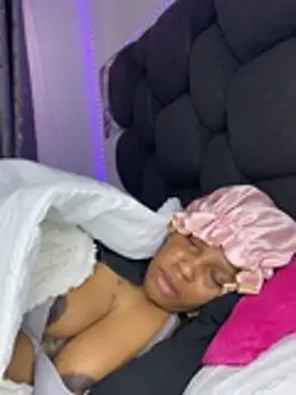 RainBougie's Live XXX Chat