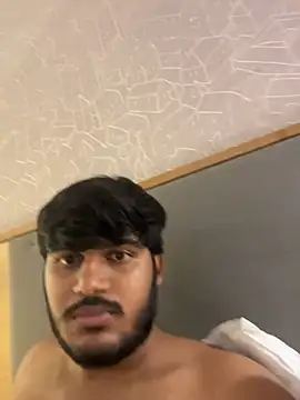 hotboy_hyd1 Adlı Modelin Canlı XXX Sohbeti