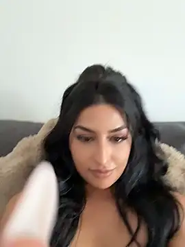 Mia_spicyy Adlı Modelin Canlı XXX Sohbeti