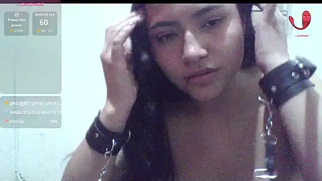 แชท XXX สดของ Thania-