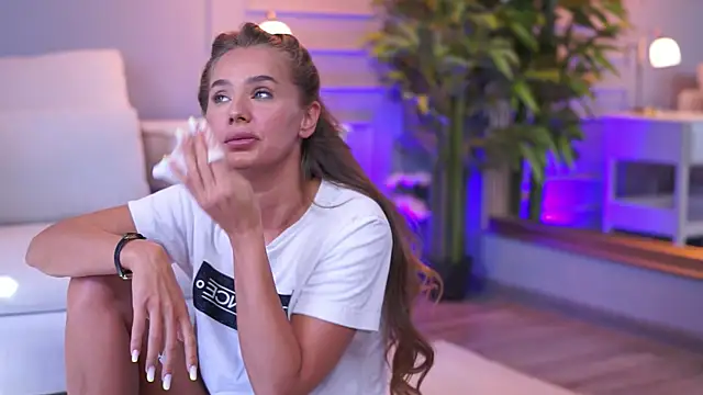 EvieVooss Chat XXX in diretta