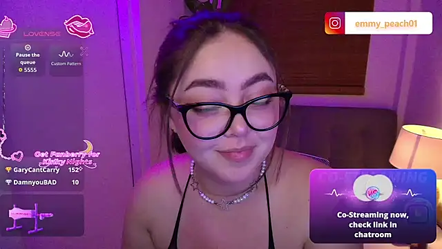 Chat +18 de Emmy_peach1 ao vivo