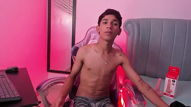 Joseph18_ Live XXX Chat