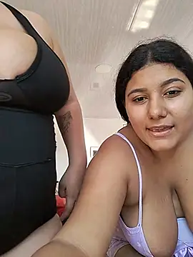 Chat XXX en directo de Sara_y_Amy