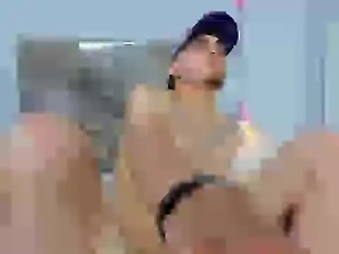 James-06 Live XXX Chat