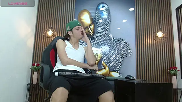 Chat +18 de AlejoBussnek ao vivo