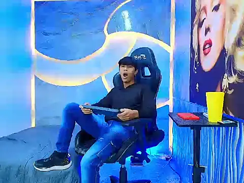 XXX chat uživo modela Benjamin_Alam