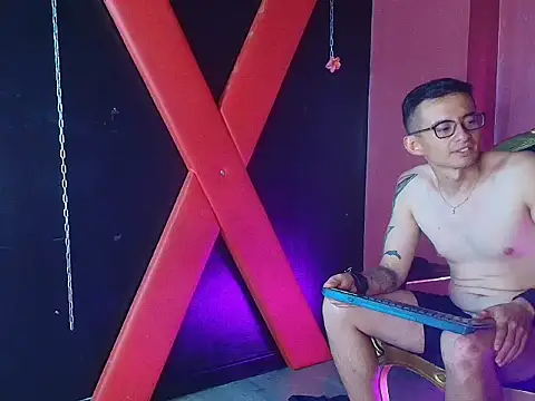Lia_Marek Show in webcam