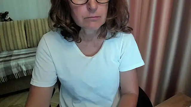 Chat +18 de lauraoven ao vivo