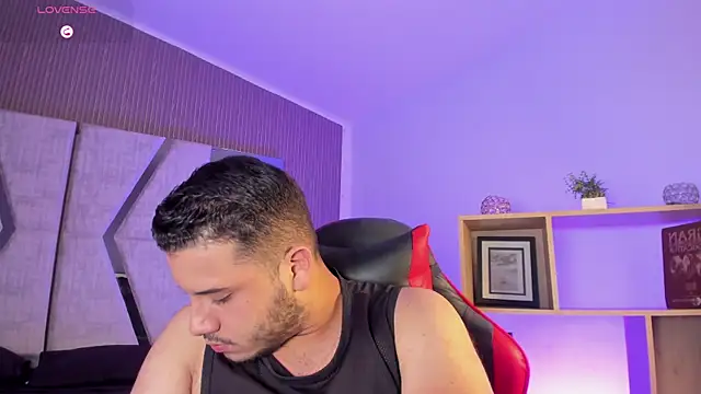 צ'אט XXX בשידור חי של Axel_grey_