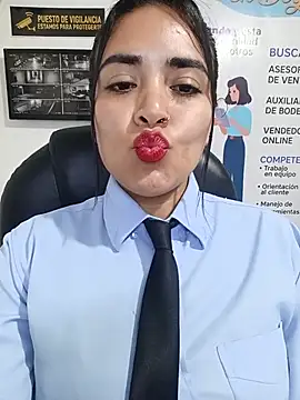 MAYE__13 Chat XXX in diretta