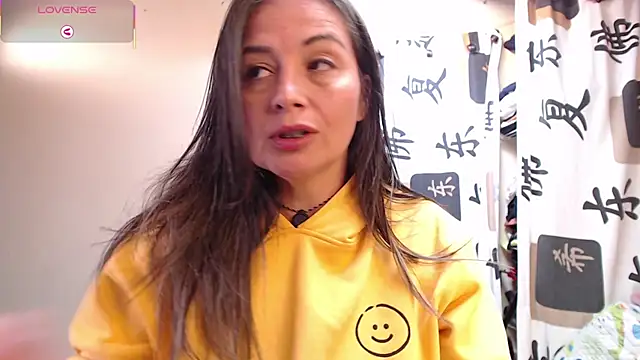 Emma_Henderson Adlı Modelin Canlı XXX Sohbeti