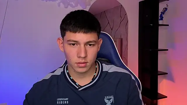 JamesCr_ élő XXX-chatje