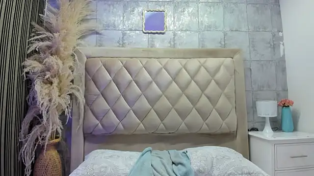 Izui_Pierce Adlı Modelin Canlı XXX Sohbeti