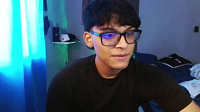 Mr_yisuzz's Live XXX Chat
