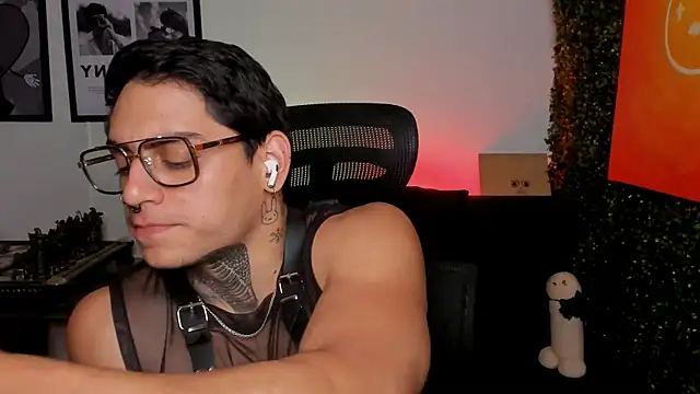 Czat XXX na żywo – Simon_cortes