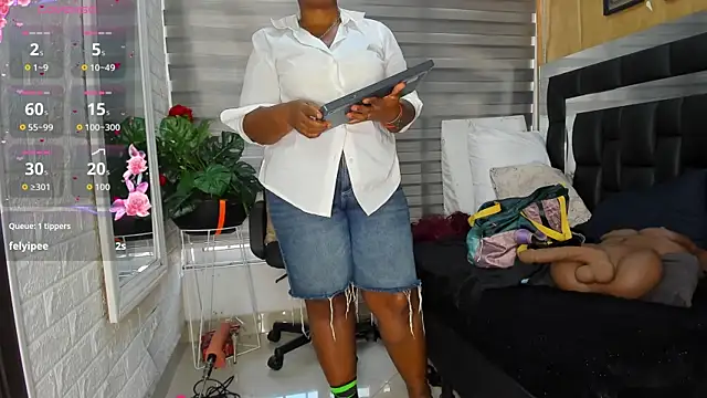 Онлайн чат XXX sheyla__ebony