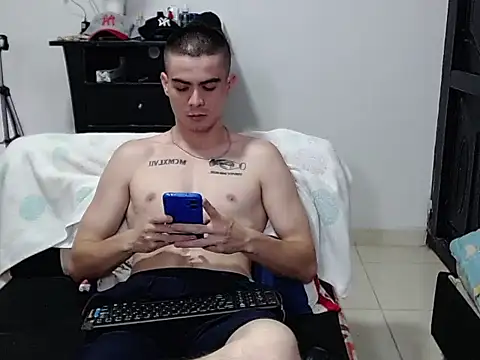 Zac_Efront live XXX chat