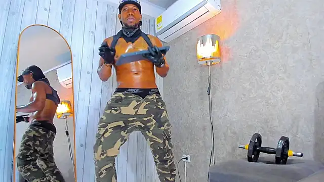 RicoBrown777_ 라이브 XXX 채팅