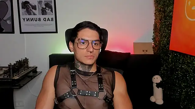 Simon_cortes élő XXX-chatje