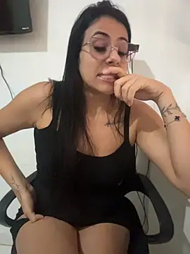 Chat +18 de Agatha_lindinha ao vivo