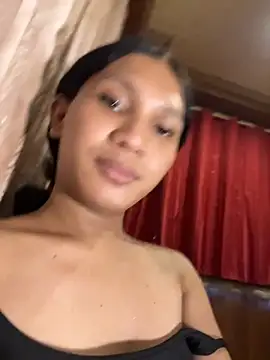 Chatroom XXX en direct de slutty_aki