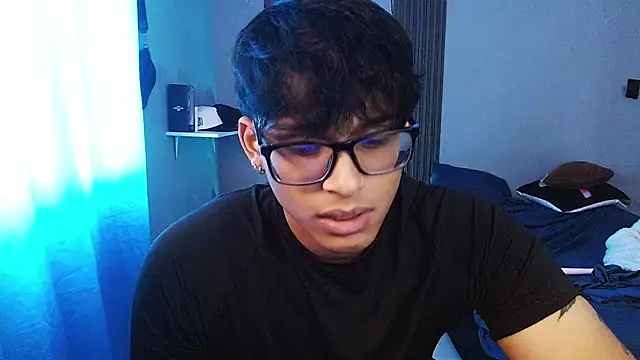 Mr_yisuzz 在線直播表演
