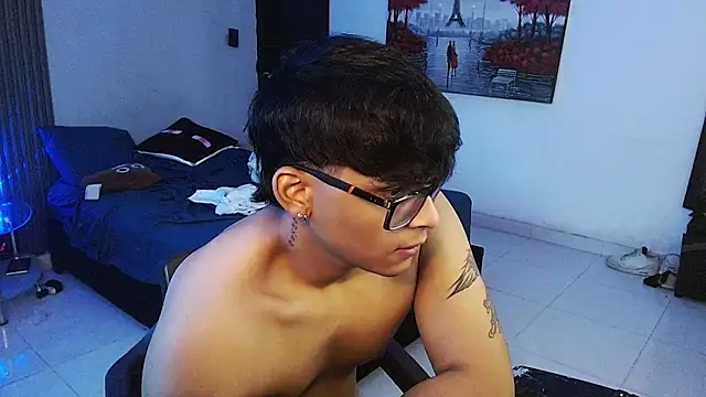 Mr_yisuzz Шоу с уебкамера