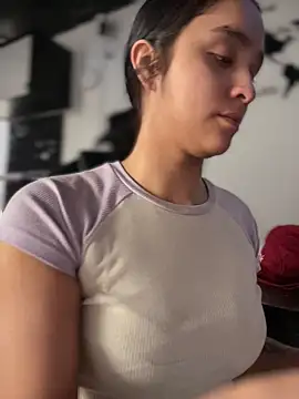 Chat +18 de Isabella-Teen ao vivo