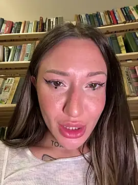 SaintSquirt – Naživo XXX chat