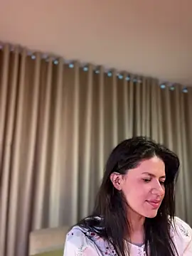 Zandrina Adlı Modelin Canlı XXX Sohbeti
