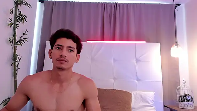 Alejo-and-Thiago Adlı Modelin Canlı XXX Sohbeti
