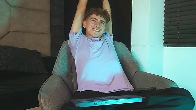 Chat +18 de Tyler_Mcrey ao vivo