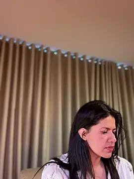 Zandrina লাইভ XXX চ্যাট