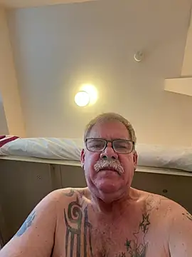 Caesar_Baxter 现场XXX聊天