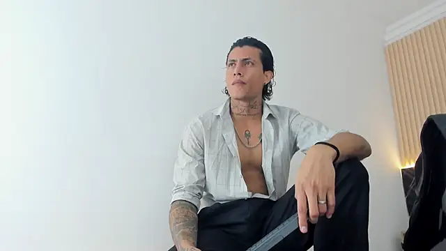 צ'אט XXX בשידור חי של Damian_romanoff_