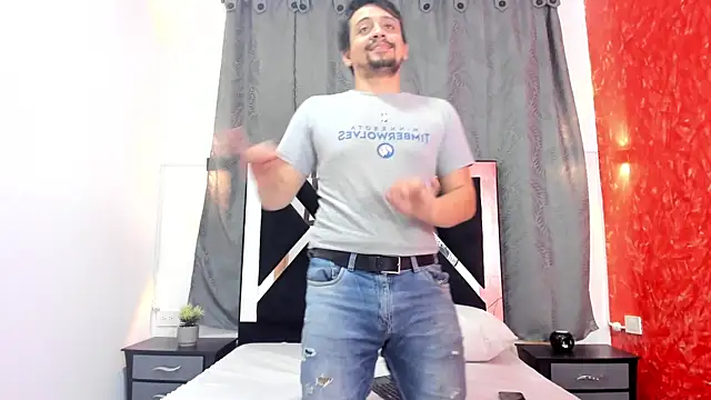 Chat +18 de MikeBayers69 ao vivo