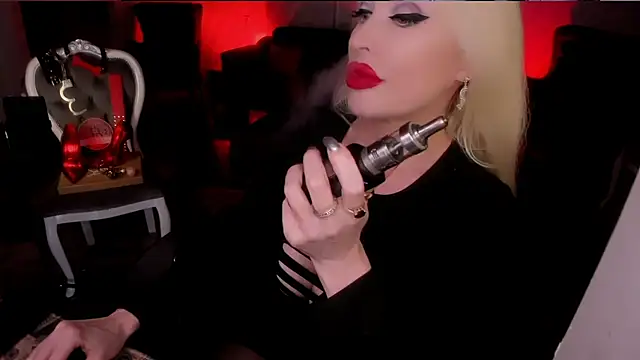 FinDomGod Live XXX Chat